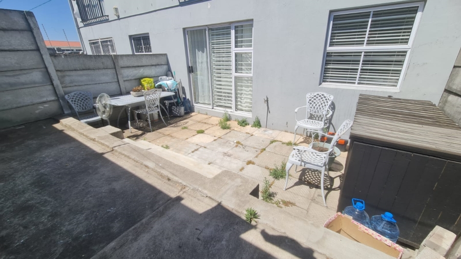 To Let 2 Bedroom Property for Rent in Belhar Western Cape